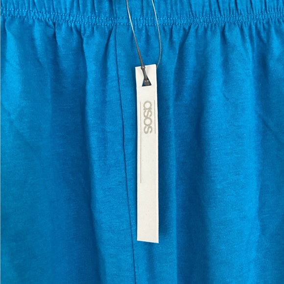 NWT ASOS ruffle hem shorts - Picture 2 of 3